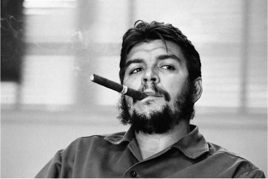 René Burri (CH- 1933 - 2014)
Ernesto Guevara (Che), from the series Cuba, 1963
Gelatin silver print
30 x 40 cm
Signed with ink recto from René Burri 
With estate certificate. 
