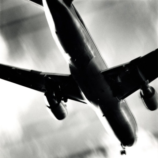Frank Schramm, 3-Lockheed-Airkraft-Corporation L-1011 Tristar approaching J.F.K. International Airport, New York, October 22, 1992
Printed on silver bromide archival black and white photographic paper
75 x 75 cm / Edition of 10 
50 x 60 cm / Edition of 20