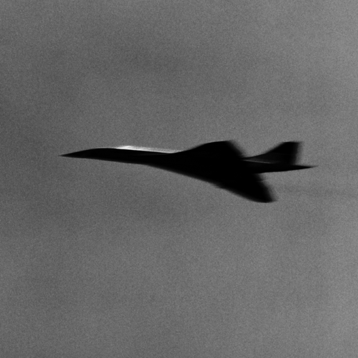 Frank Schramm, The Concorde after takeoff three miles from J.F.K. International Airport, New York, April 26, 1993
Printed on silver bromide archival black and white photographic paper
75 x 75 cm / Edition of 10 
50 x 60 cm / Edition of 20