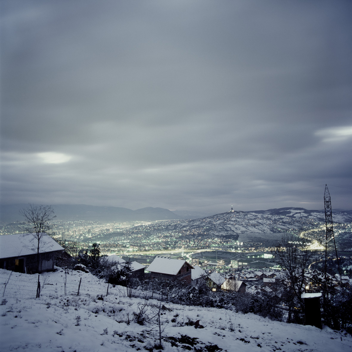 Peter Hebeisen, The Siege of Sarajevo, Bosnia, 2000
Pigment print on Archival paper
162 x 162 cm / Edition of  3 + 1 AP
112 x 112 cm / Edition of  5 + 1 AP
