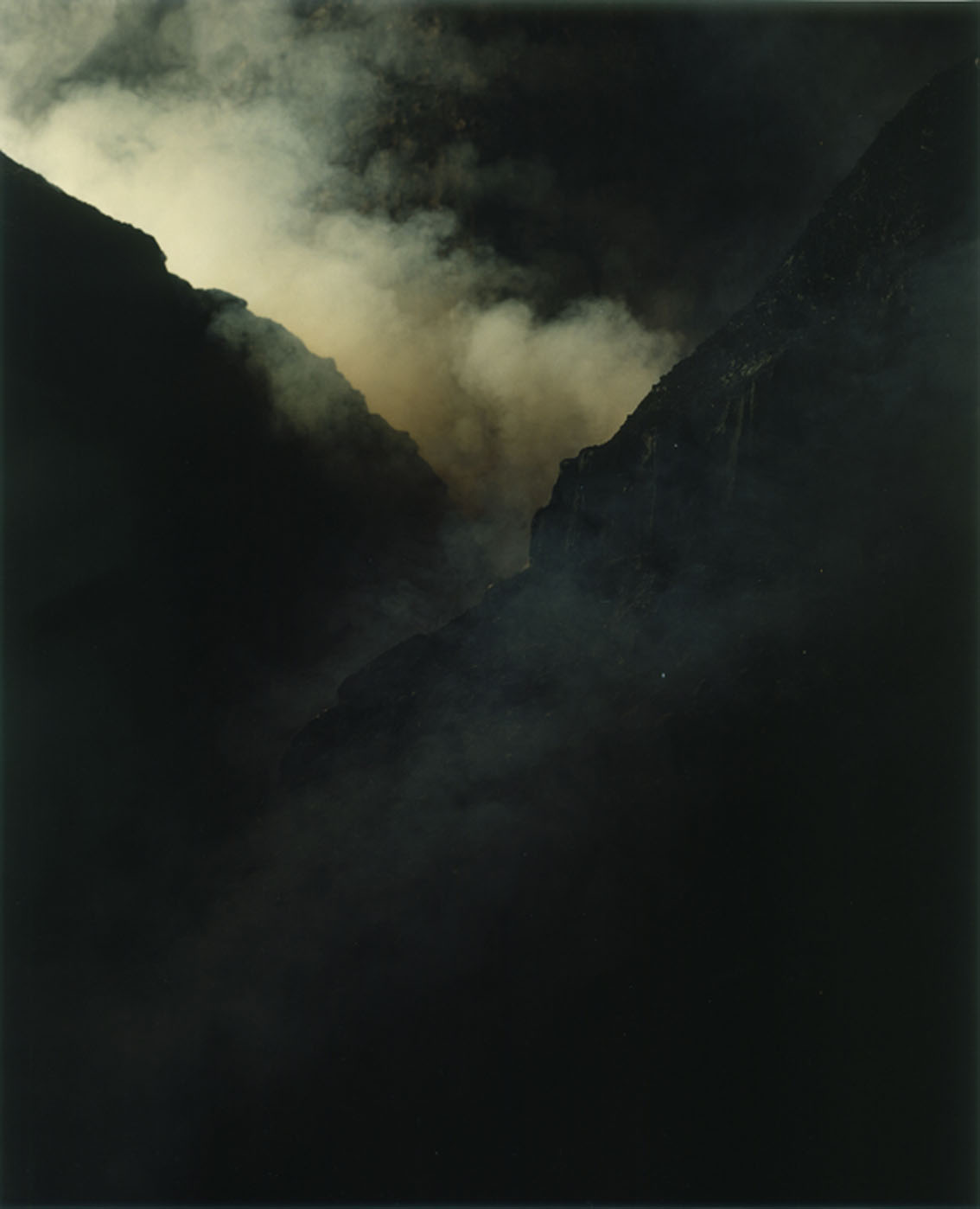 Sonja Braas, Wildfire, 2005
C-print diasec, wood frame
185 x 155 cm
Edition of 8 + 2 AP