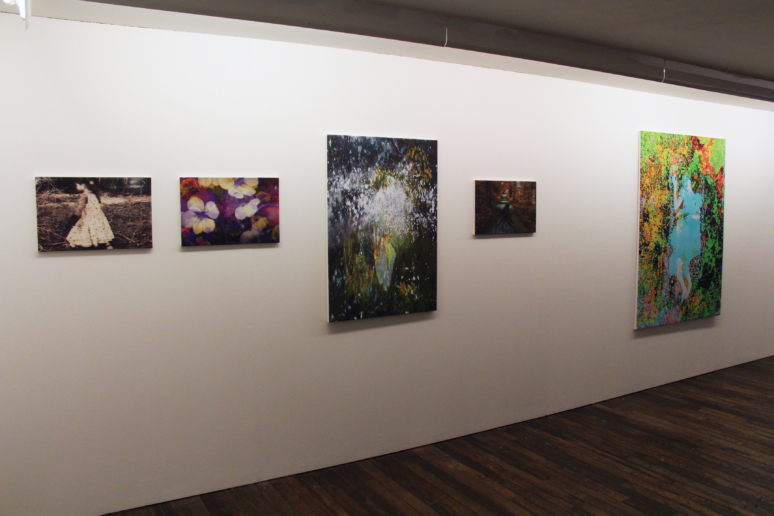 Installation view, ICONS, Fabian & Claude Walter Galerie
