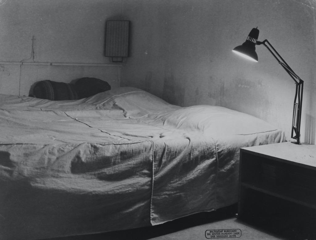 Balthasar Burkhard, Das Bett, 1969
Vintage gelatin silver print
42,5 x 54,5 cm (sheet), 55 x 75 cm (frame)
Stamped by photographer recto