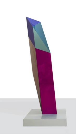 Hanna Roeckle, Crystalline Needle B Fireball, 2022
Lacquer on GRP
160 x 40 x 26 cm 
