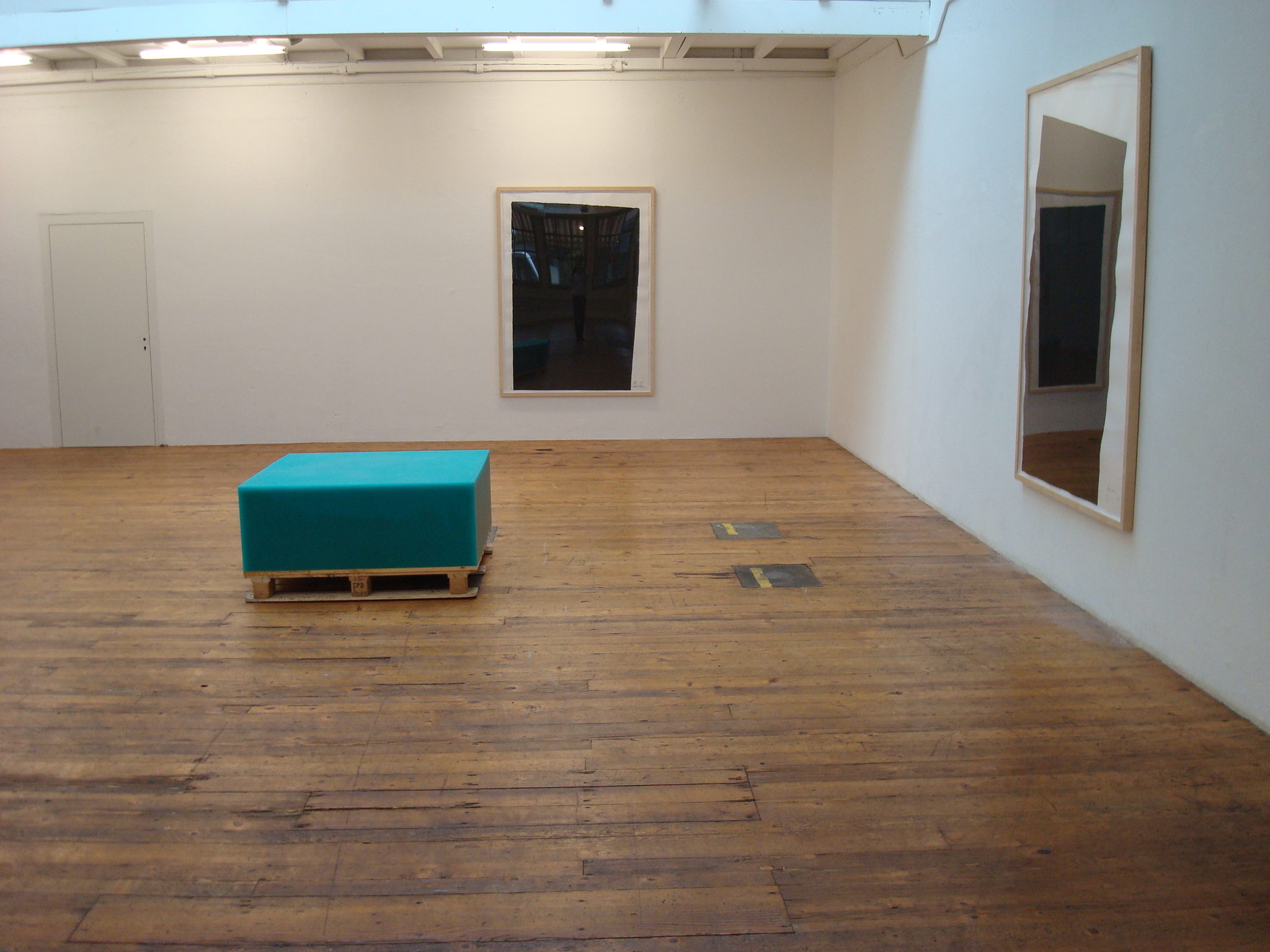 Large Scale Etchings 1981 - 1990
Ausstellungsansicht, 2010, Projektraum g27, Zürich, Fabian & Claude Walter Galerie mit Werken von Richard Serra und Herbert Hamak.