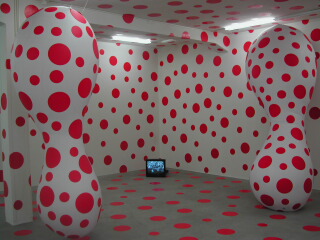 Installation view, Fabian & Claude Walter Galerie
One of the first solo exhibitions of Yayoi Kusama in Europe and the first one in Switzerland. 
