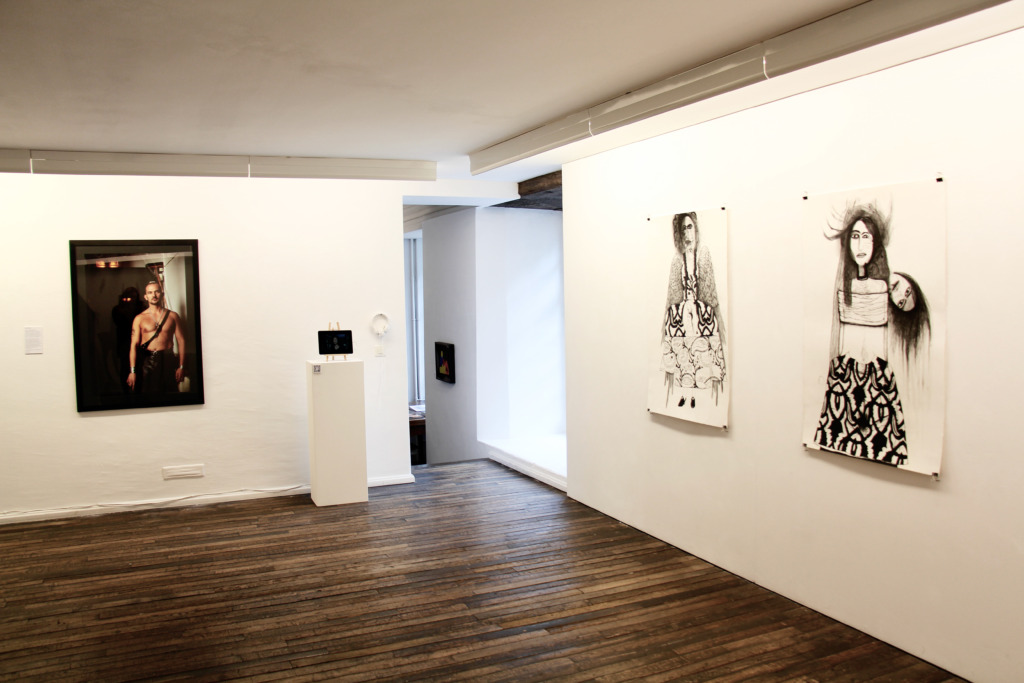 Face to Face, Installation view, Fabian & Claude Walter Galerie

