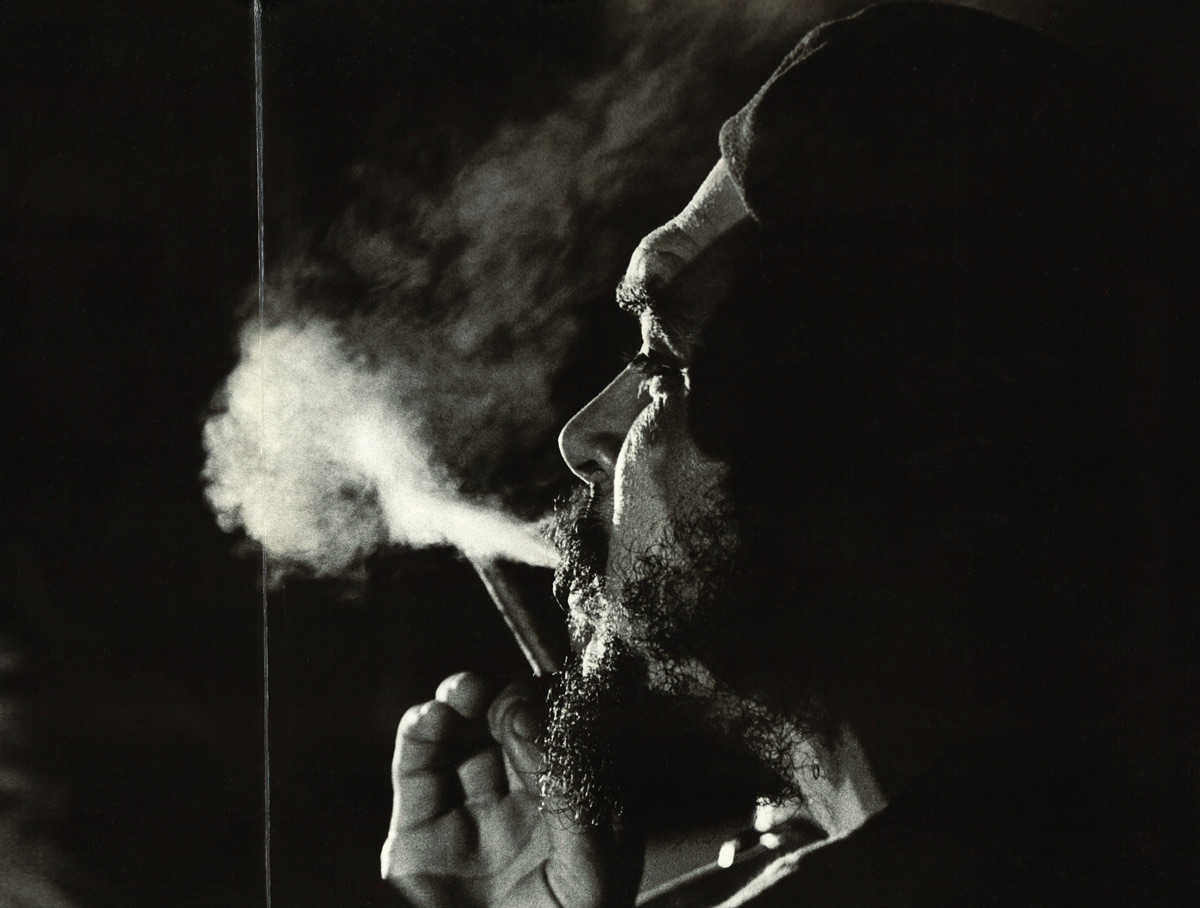 Osvaldo Salas, Che blowing smoke, Santiago de Cuba, July 26, 1964
Vintage gelatin silver print, printed 1964
32 x 42 cm
