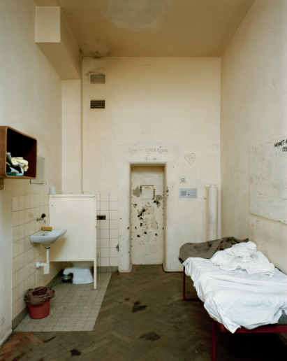 Christian Vogt, Prison Cells 2, 1989
65 x 51,5 (image) / 105 x 73,5 cm (sheet)
Pigment Print