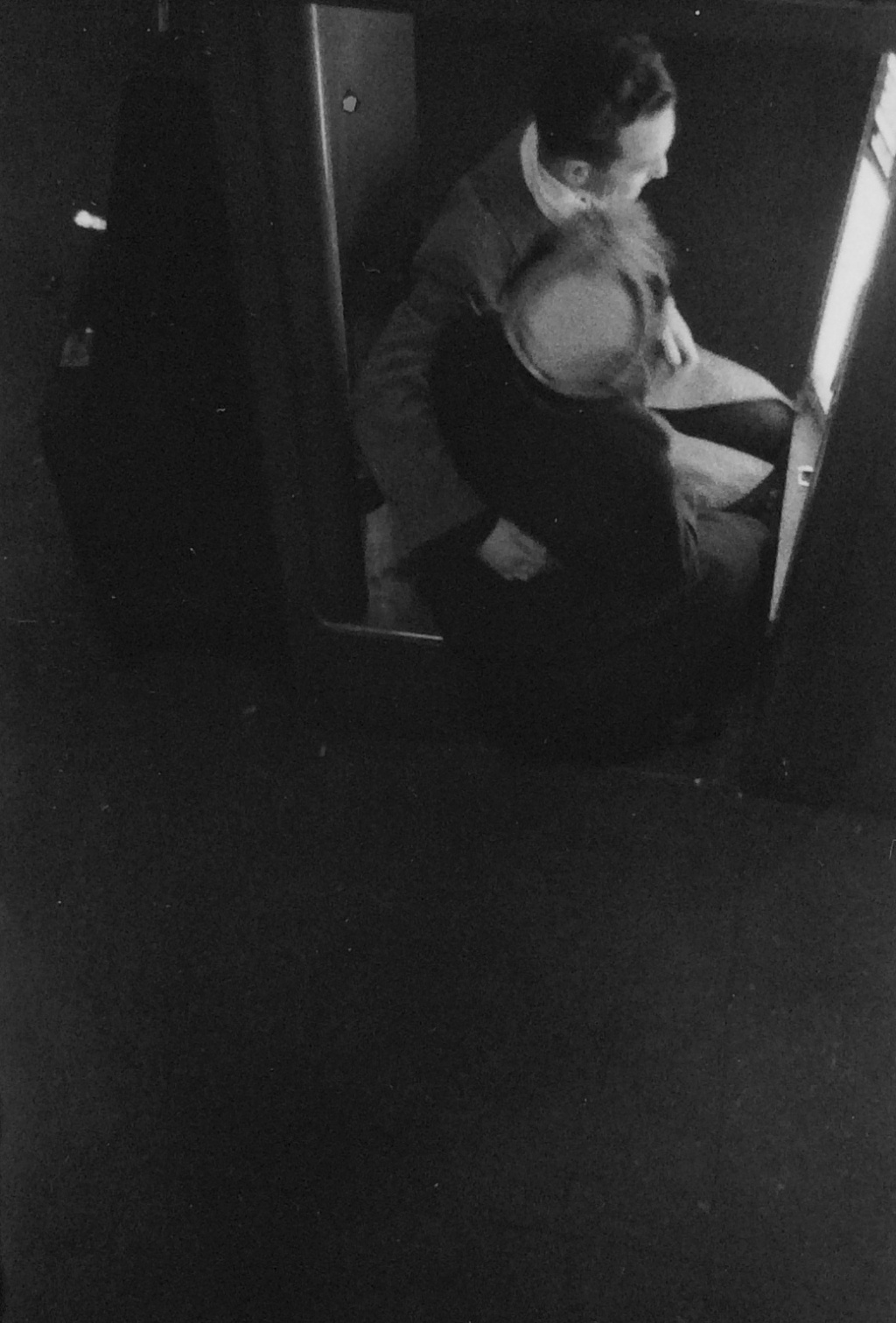 Saul Leiter, At the Photo Booth, 1940s
Vintage gelatin silver print, printed on Kodak Photo Post Card Paper,  1970s
14 x 9 cm 
Signed by photographer verso