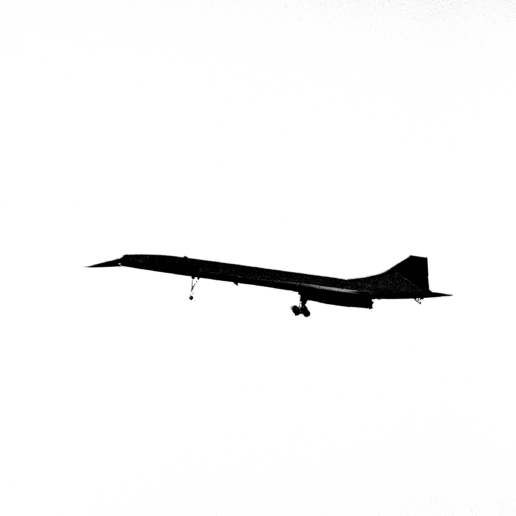 Frank Schramm, The Concorde landing at J.F.K. Intrnational Airport, New York, October 6, 1992
Printed on silver bromide archival black and white photographic paper
75 x 75 cm / Edition of 10 
50 x 60 cm / Edition of 20