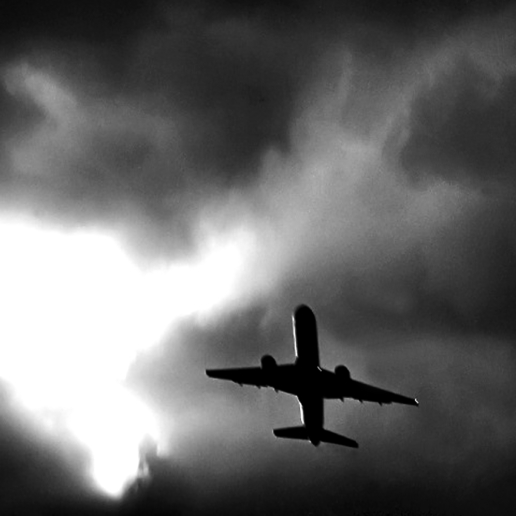 Frank Schramm, Boeing 727 on takeoff from National Airport, Washington DC, December 2, 1992
Printed on silver bromide archival black and white photographic paper
75 x 75 cm / Edition of 10 
50 x 60 cm / Edition of 20